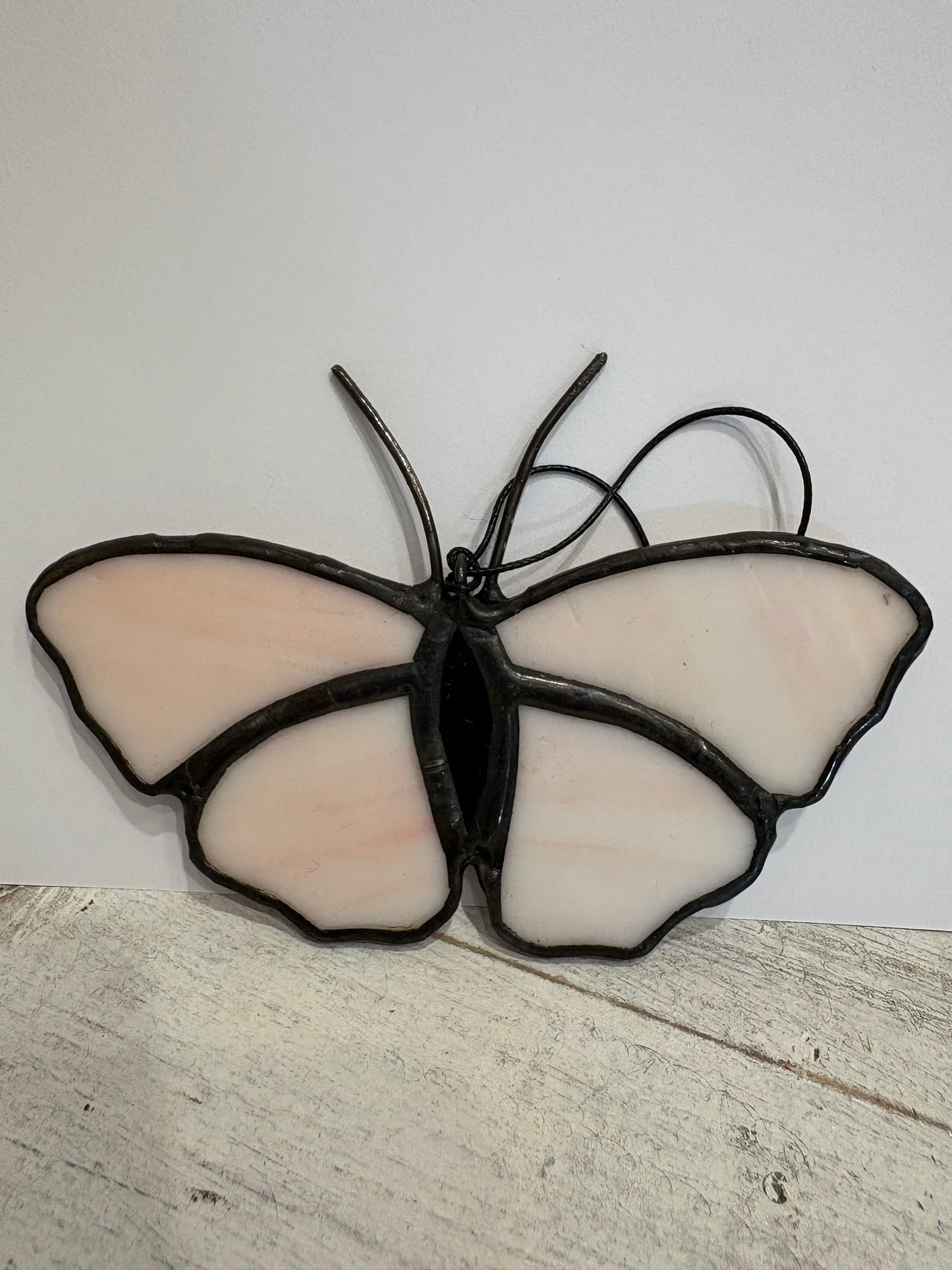 Martisor vitraliu fluture roz